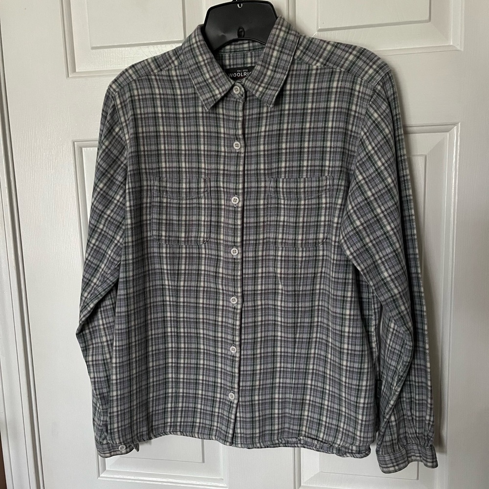 Woolrich Shirt Womens M Button Down Long Sleeve Pockets Flannel 100% Cotton SOFT